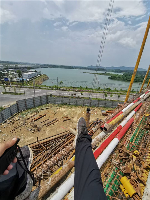 永安市作业中发生设备损坏或人员意外，责任怎么划分？